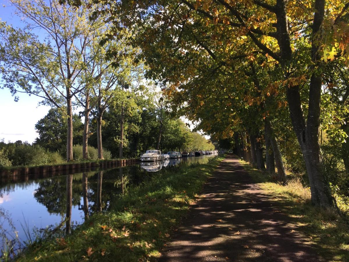 Riverview Bohal 外观 照片